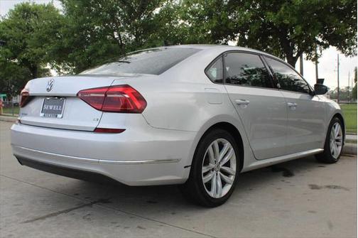 2019 Volkswagen Passat 2.0T Wolfsburg Edition