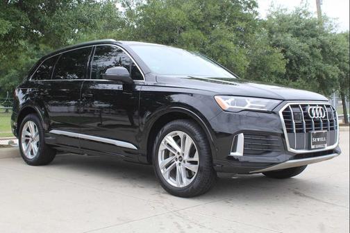 Mythos Black Metallic 2024 Audi Q7 45 Premium