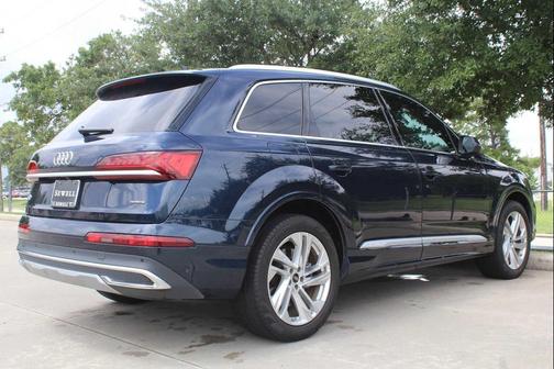 Waitomo Blue Metallic 2023 Audi Q7 45 Premium