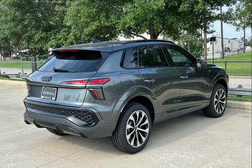 Daytona Gray Pearl Effect 2026 Audi Q3 TFSI quattro S tronic
