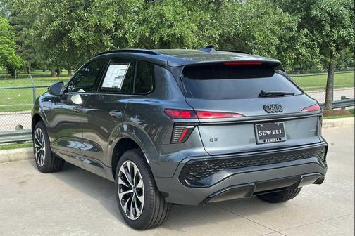 Daytona Gray Pearl Effect 2026 Audi Q3 TFSI quattro S tronic
