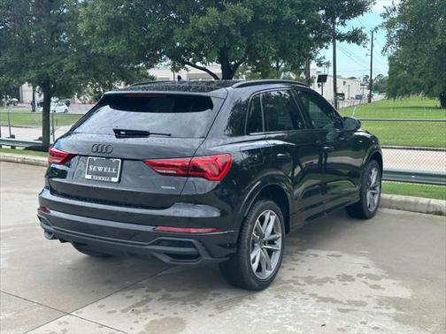 2025 Audi Q3 Premium 45 TFSI S line quattro Tiptronic