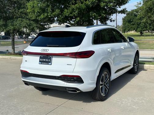 Arkona White 2025 Audi Q5 Premium TFSI quattro S tronic