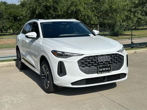 Arkona White 2025 Audi Q5 Premium TFSI quattro S tronic
