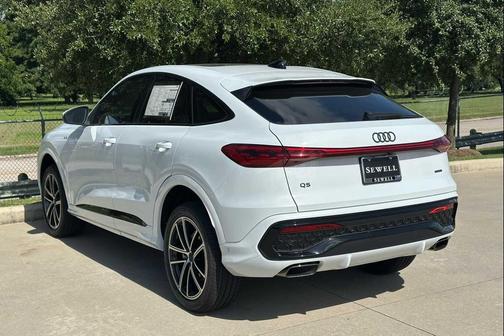 Glacier White Metallic 2026 Audi Q5 Sportback Premium Plus TFSI quattro S tronic