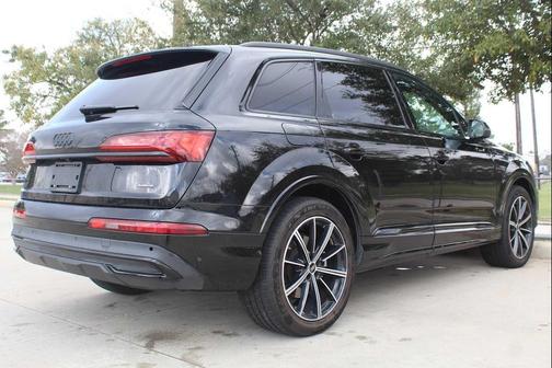 2022 Audi Q7 55 Premium Plus