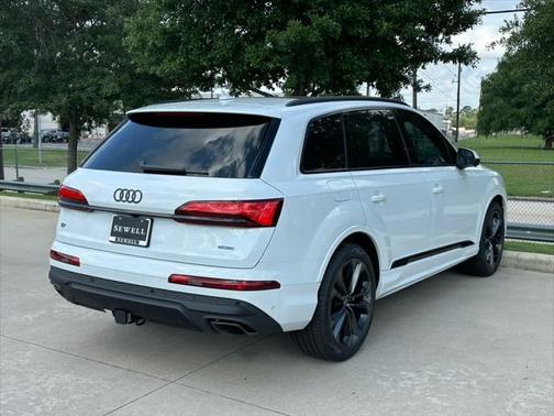 2025 Audi Q7 55 Premium Plus