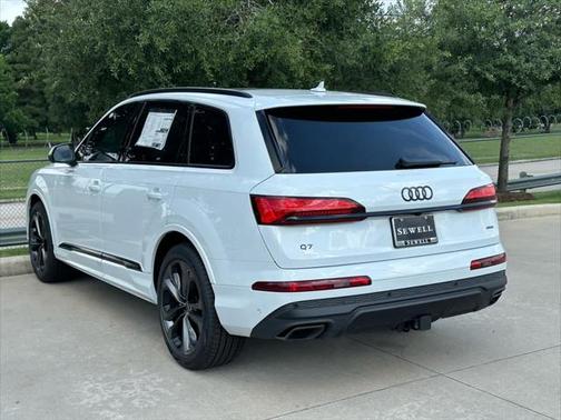 2025 Audi Q7 55 Premium Plus