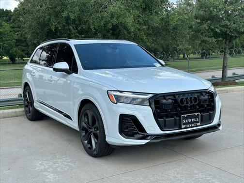 2025 Audi Q7 55 Premium Plus