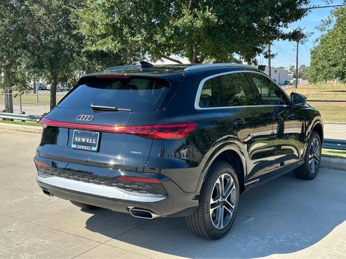 2025 Audi Q5 Premium