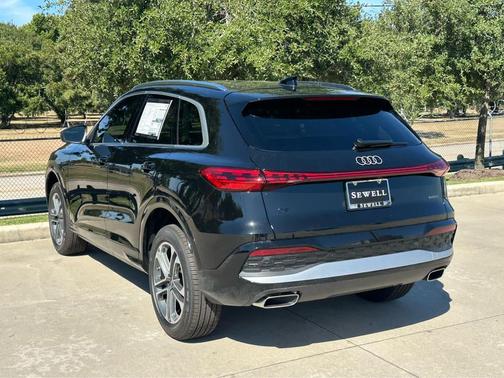 2025 Audi Q5 Premium