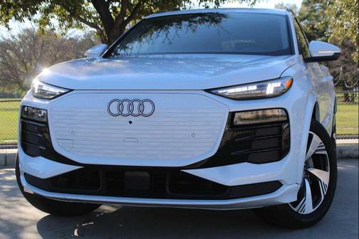 2025 Audi Q6 e-tron Premium Plus quattro