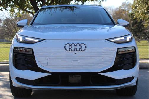 2025 Audi Q6 e-tron Premium Plus quattro