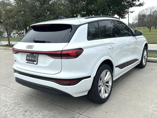 2025 Audi Q6 e-tron Premium Plus