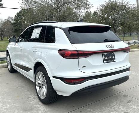2025 Audi Q6 e-tron Premium Plus