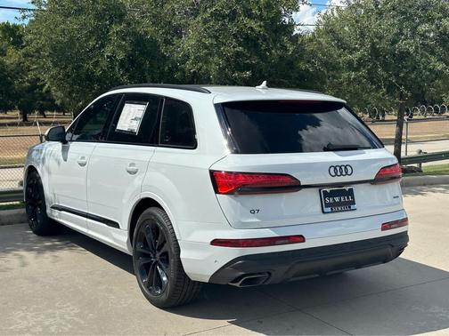 2026 Audi Q7 55 Premium Plus
