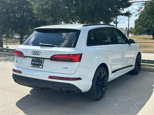 2026 Audi Q7 55 Premium Plus