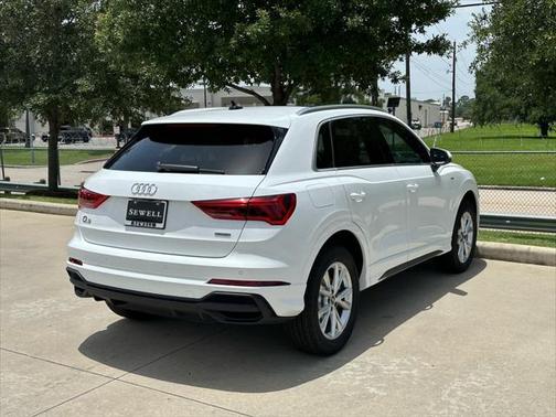 2025 Audi Q3 Premium 45 TFSI S line quattro Tiptronic