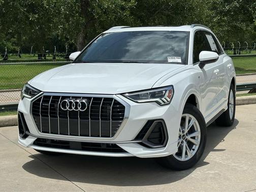 2025 Audi Q3 Premium 45 TFSI S line quattro Tiptronic