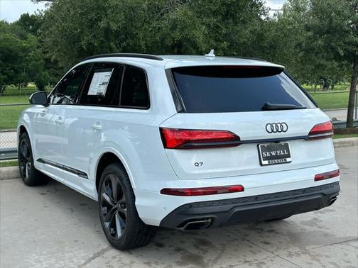 2025 Audi Q7 55 Premium Plus