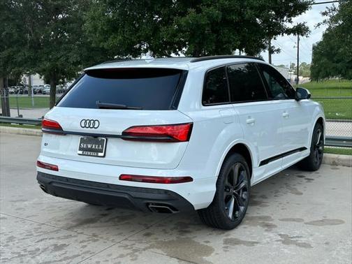 2025 Audi Q7 55 Premium Plus