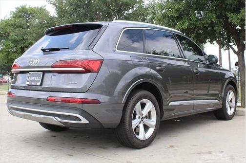 2023 Audi Q7 45 Premium Plus