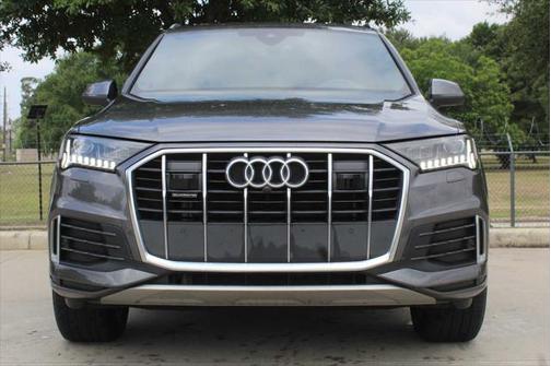 2023 Audi Q7 45 Premium Plus