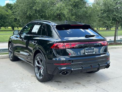 2025 Audi RS Q8 4.0T