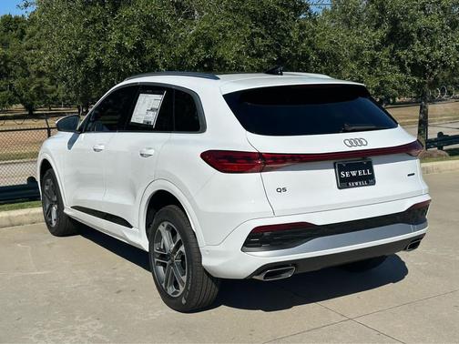 2025 Audi Q5 Premium