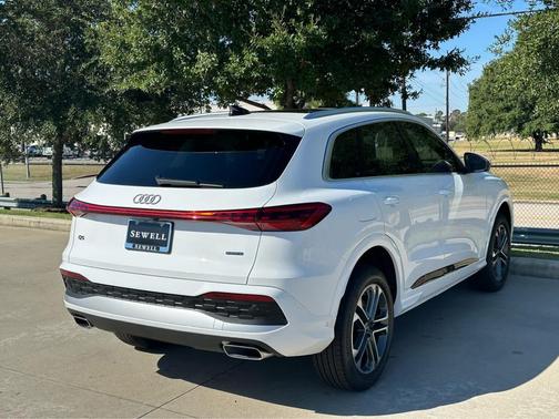 2025 Audi Q5 Premium