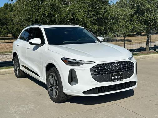 2025 Audi Q5 Premium