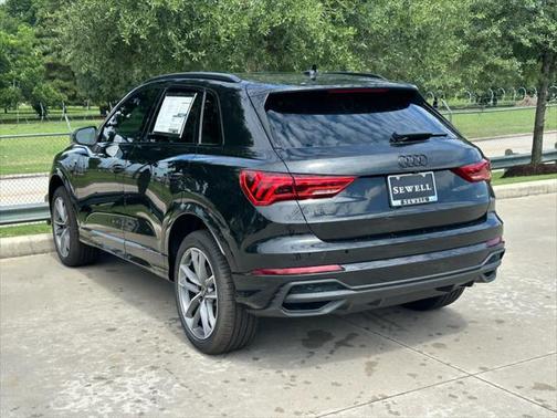 2025 Audi Q3 Premium 45 TFSI S line quattro Tiptronic