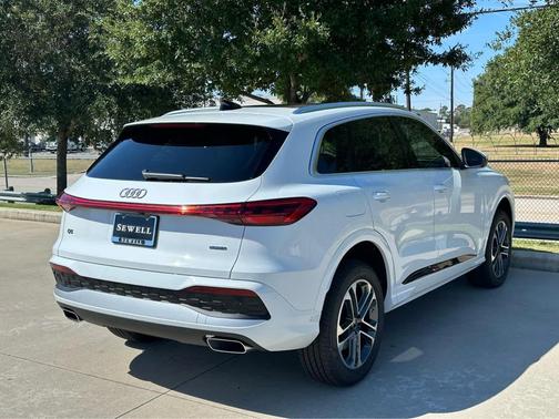 2025 Audi Q5 Premium Plus