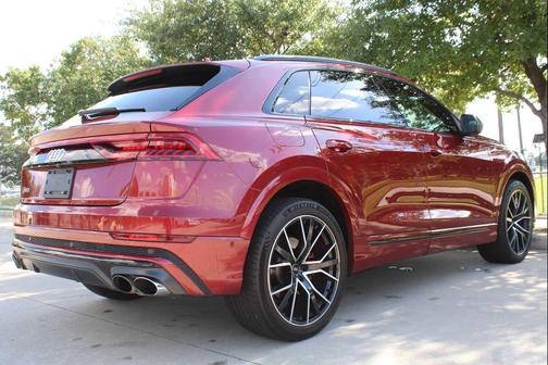 Matador Red Metallic 2021 Audi SQ8 4.0T Prestige