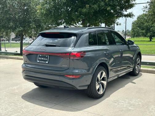 2025 Audi Q6 e-tron Premium Plus quattro