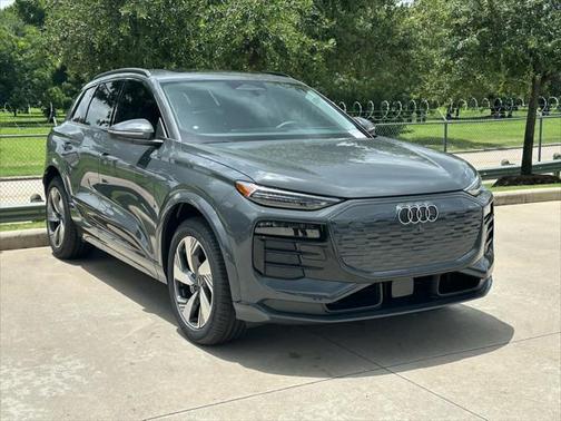 2025 Audi Q6 e-tron Premium Plus quattro