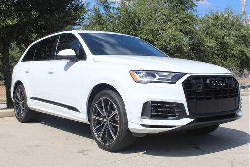 2023 Audi Q7 55 Premium Plus