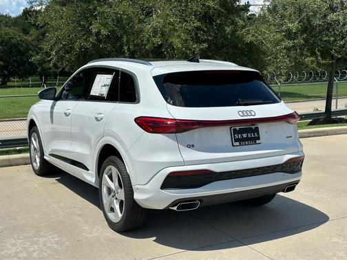 2025 Audi Q5 Premium Plus