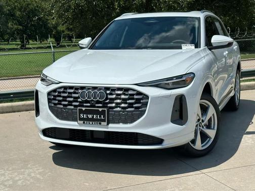 2025 Audi Q5 Premium Plus
