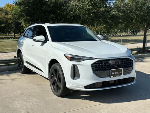 2025 Audi Q5 Premium Plus