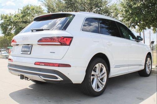 2023 Audi Q7 55 Premium Plus