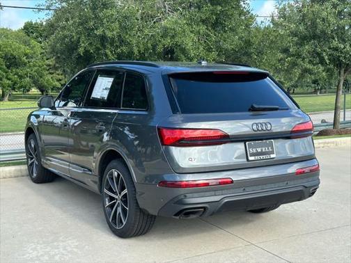 2025 Audi Q7 45 Premium Plus