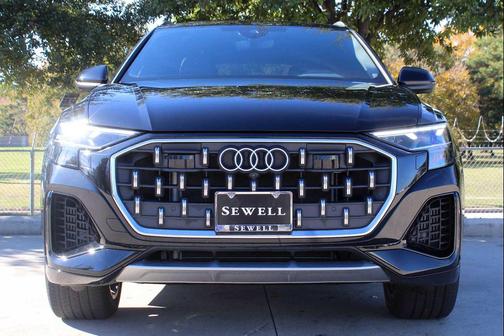 2025 Audi Q8 55 Premium