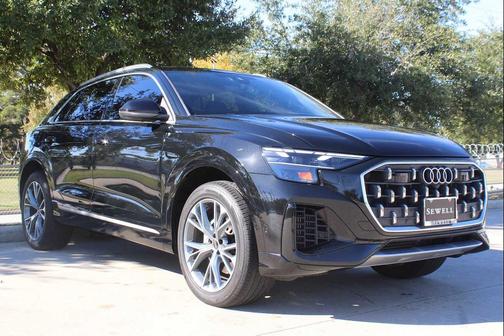 2025 Audi Q8 55 Premium