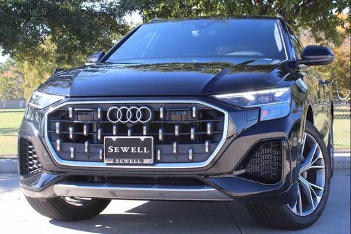 2025 Audi Q8 55 Premium