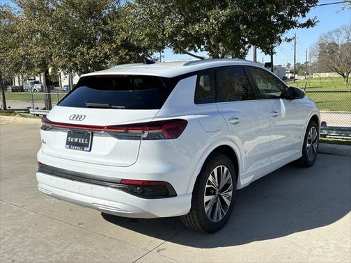 2025 Audi Q4 e-tron Premium 45 RWD