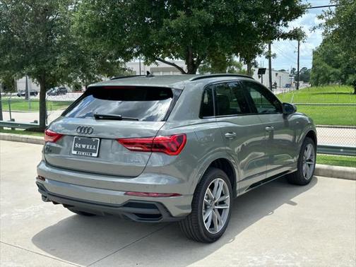 2025 Audi Q3 Premium 45 TFSI S line quattro Tiptronic