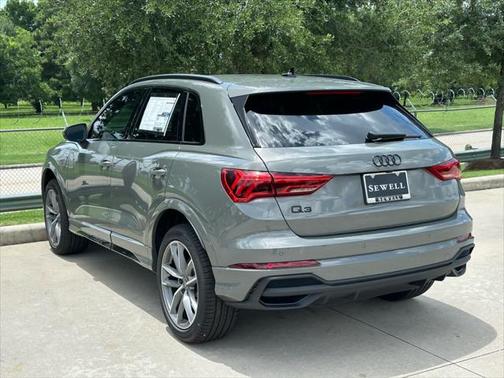 2025 Audi Q3 Premium 45 TFSI S line quattro Tiptronic