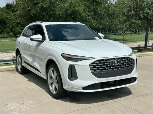 2025 Audi Q5 Premium Plus
