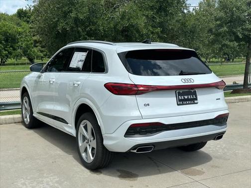2025 Audi Q5 Premium Plus